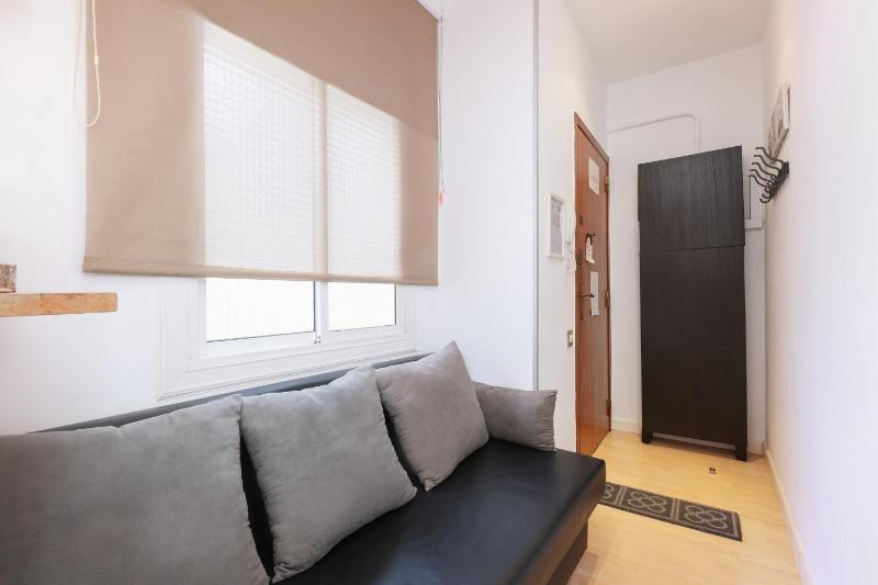 ApartEasy - Lovely Atic in Barcelona - image 6