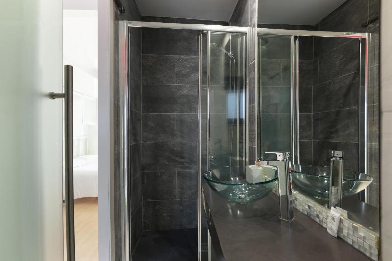 ApartEasy - Lovely Atic in Barcelona - image 10