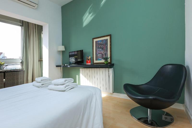 ApartEasy - Lovely Atic in Barcelona - image 14