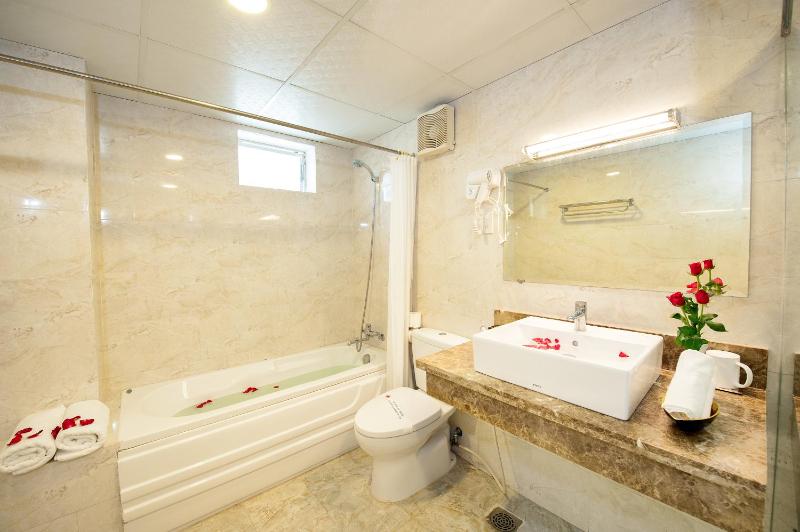 Palm Beach Hotel - image 14