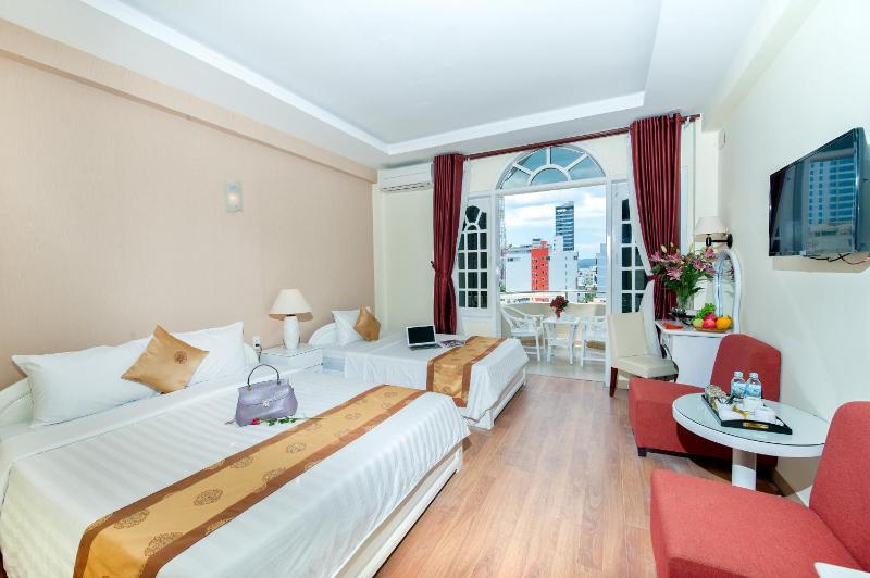 Palm Beach Hotel - image 8