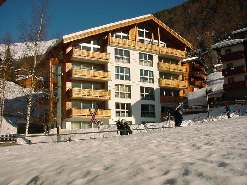 Three-Bedroom Apartment image 2