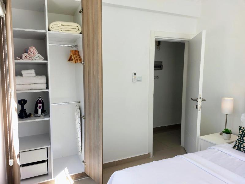 Amazing Sea View -3 Bed Ground Floor Garden Apartment - image 11