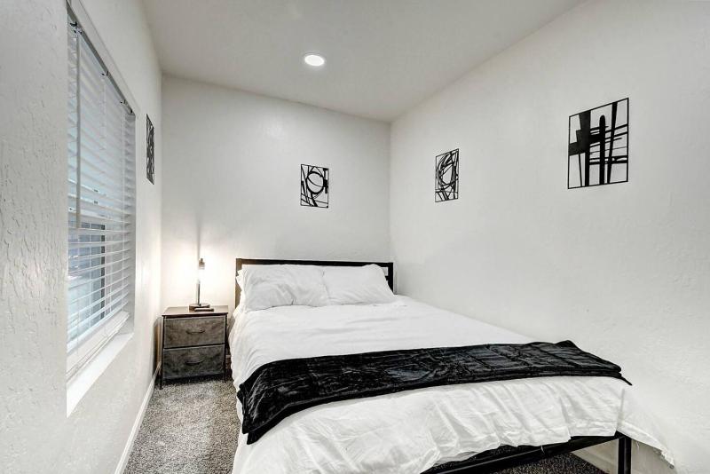 Sweetwater Estate - image 22