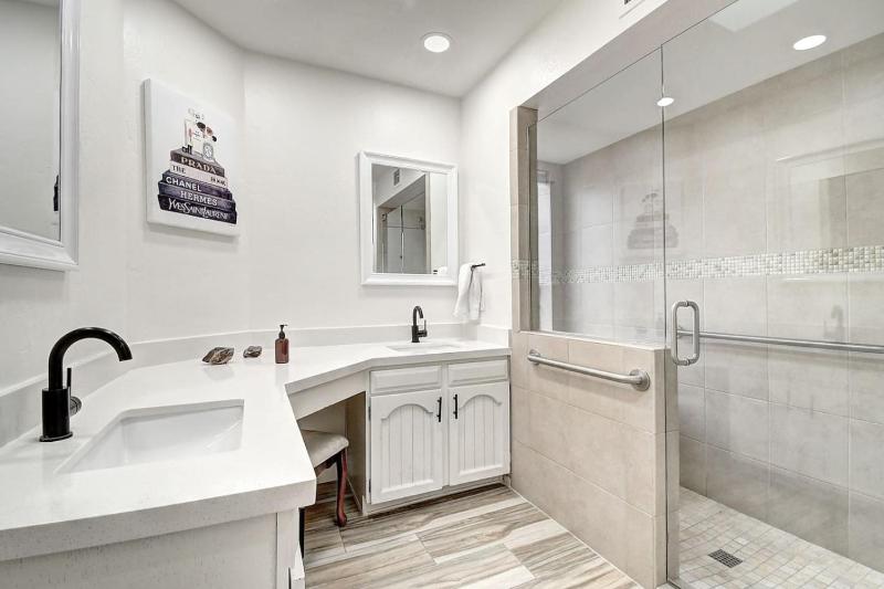 Sweetwater Estate - image 44