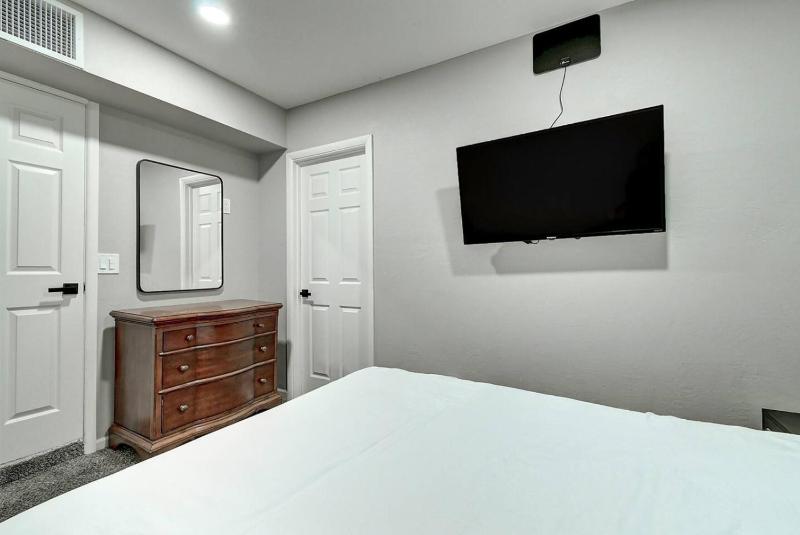 Sweetwater Estate - image 48