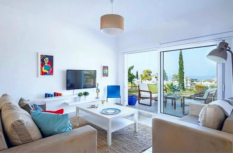 Amazing Sea View -3 Bed Ground Floor Garden Apartment - image 13