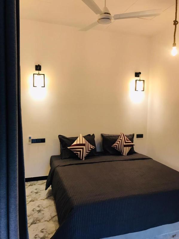 E Seven House - image 6