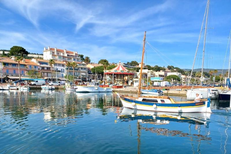 Charming studio with balcony in Sanary-sur-Mer - image 12