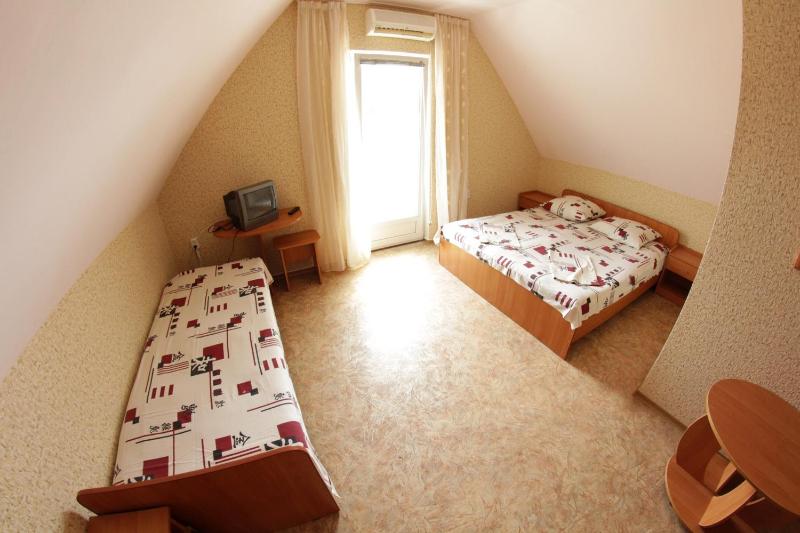 Classic Quadruple Room image 1