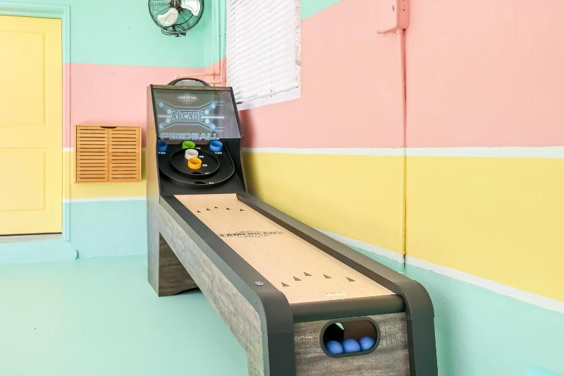 3 Blocks to Beach Epic Game Room Cabana Bar - image 11