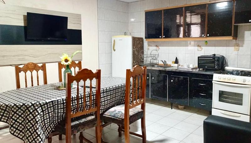 Departamento centrico y tranquilo ideal para parejas en Mendoza - image 6