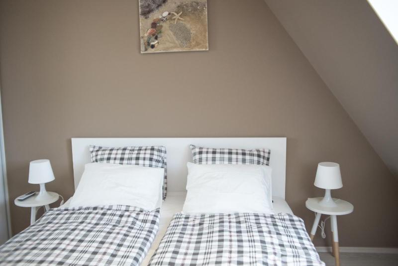 One-Bedroom Apartment image 3