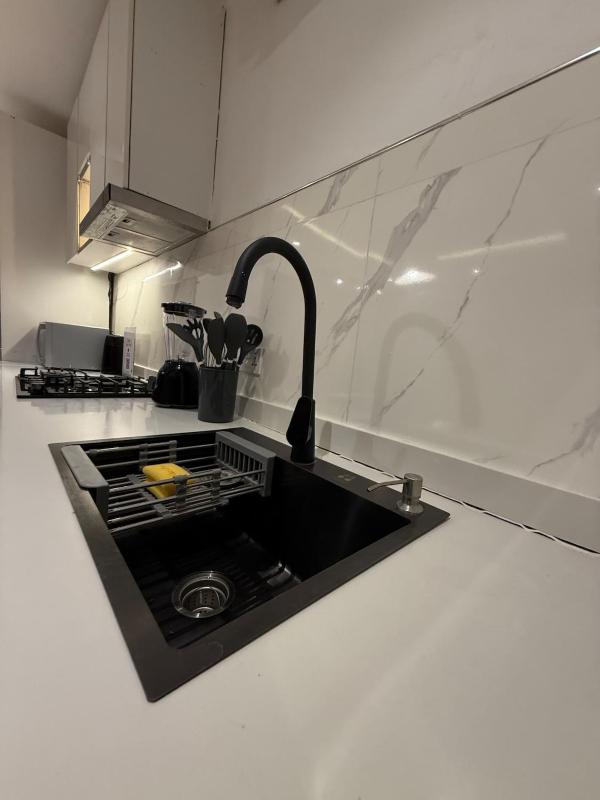 Rorex cozy cityview 1 bedroom apartment - image 10