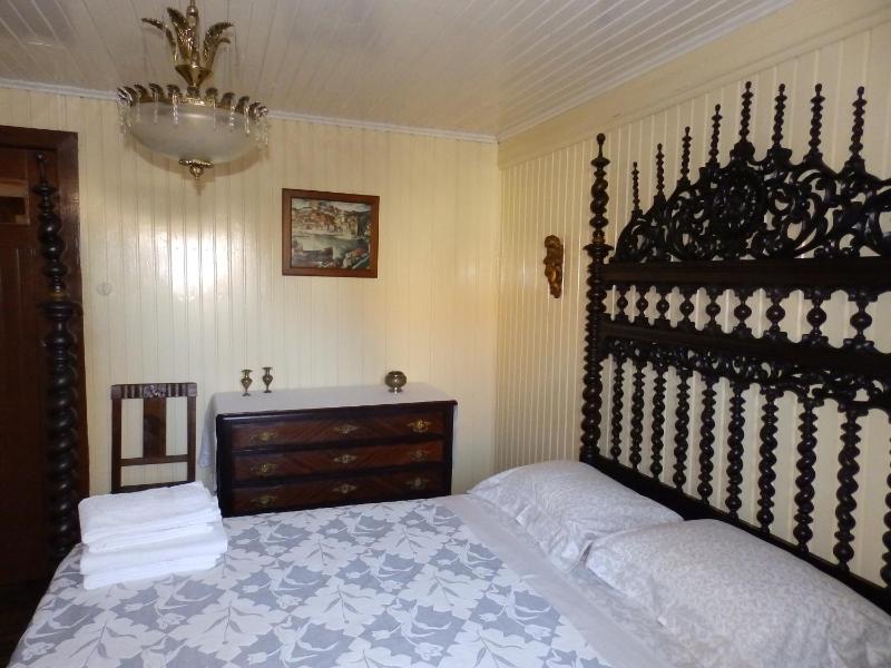 Two-Bedroom House image 4