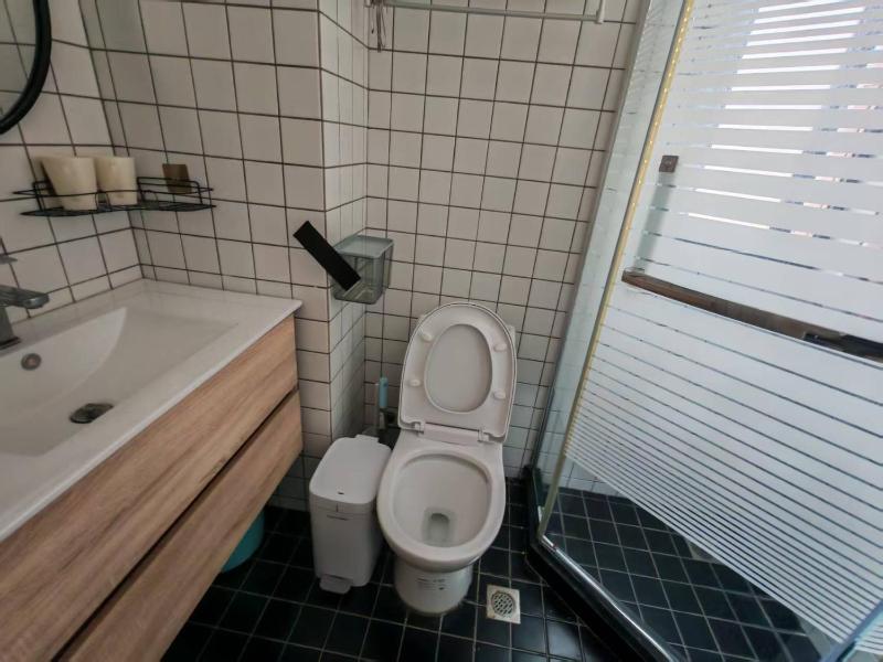 HaiJiao - Downtown Multi-Bed Flat with City-View Windows - image 3