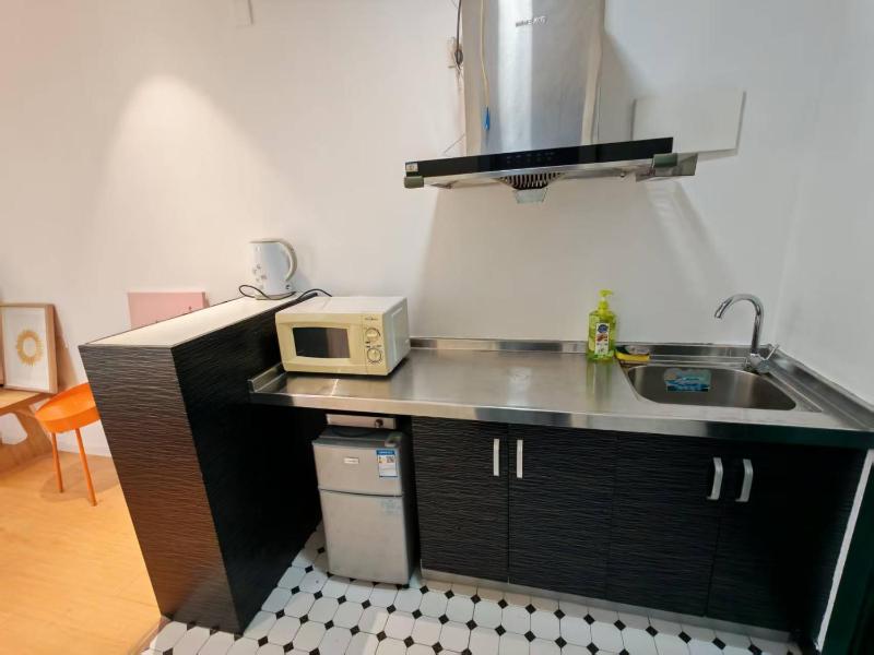HaiJiao - Downtown Multi-Bed Flat with City-View Windows - image 11