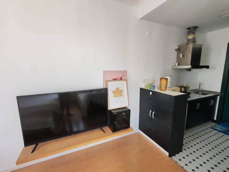 HaiJiao - Downtown Multi-Bed Flat with City-View Windows - image 7