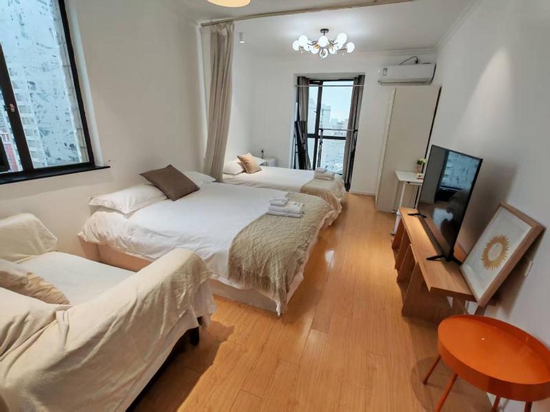 HaiJiao - Downtown Multi-Bed Flat with City-View Windows - image 6