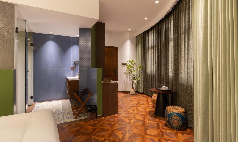 TeaHouse Hotel - image 13