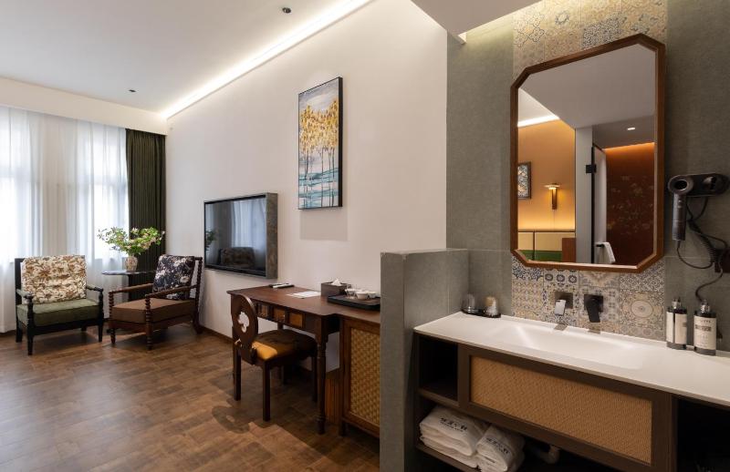 TeaHouse Hotel - image 6