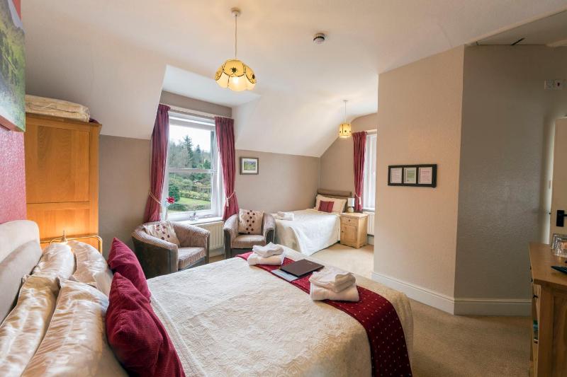 Quadruple Room image 3