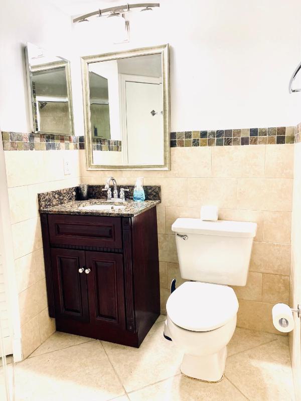 OCEAN VIEW 1BR 2BA BEACH CONDO Parking - image 28
