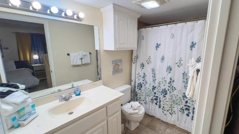 250 Paces to Beach Pool 1st Floor condo - image 19