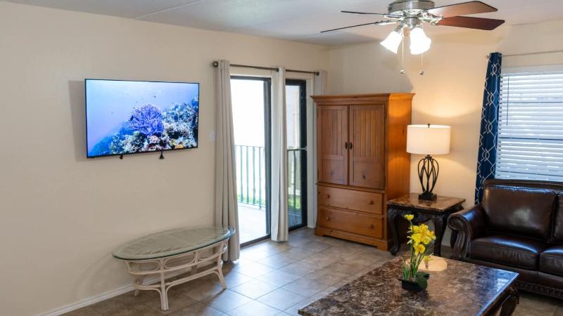 250 Paces to Beach Pool 1st Floor condo - image 33