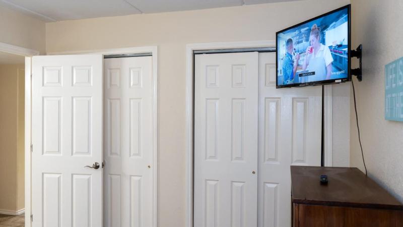 250 Paces to Beach Pool 1st Floor condo - image 22