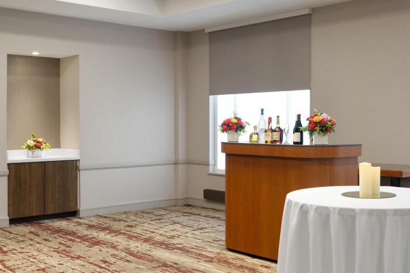 Hilton Garden Inn Chicago Downtown/Magnificent Mile - image 12
