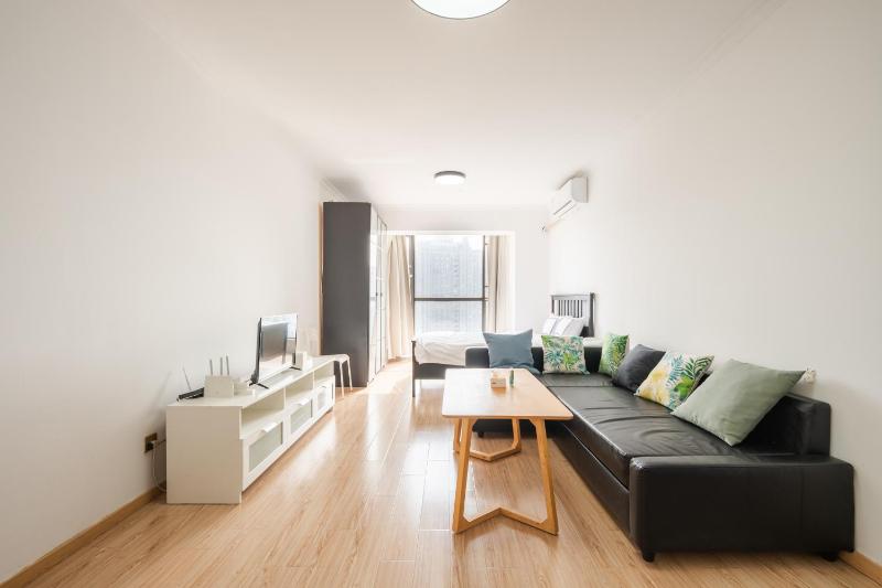 YunYing - Spacious Urban Flat with Panoramic City-View Windows - image 1