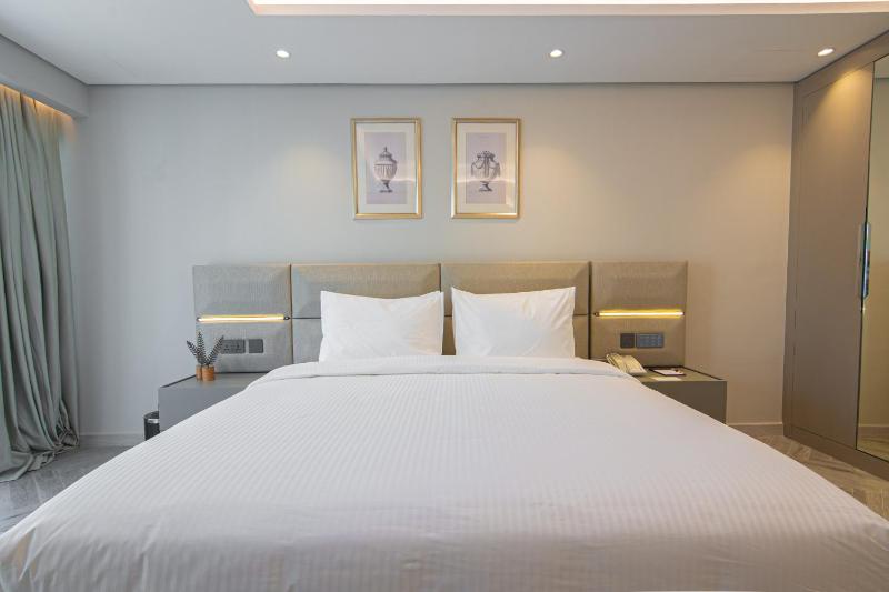 Thirty Five Westbay Luxury Apartments - image 4
