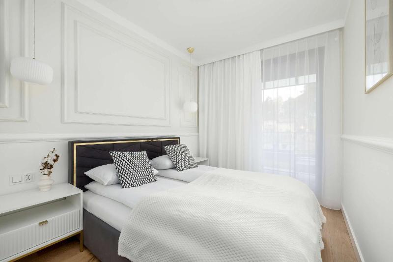 Klimatyzowany Stylowy Apartament Blisko Plaży Taras & Parking by Noclegi Renters - image 13