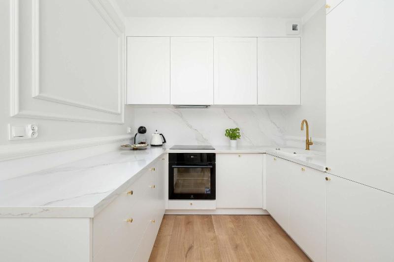Klimatyzowany Stylowy Apartament Blisko Plaży Taras & Parking by Noclegi Renters - image 11