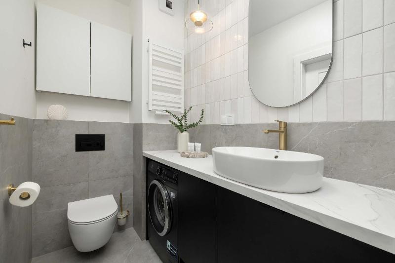 Klimatyzowany Stylowy Apartament Blisko Plaży Taras & Parking by Noclegi Renters - image 12