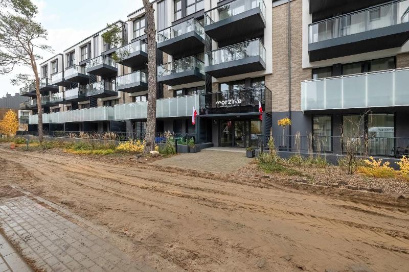 Klimatyzowany Stylowy Apartament Blisko Plaży Taras & Parking by Noclegi Renters - image 15