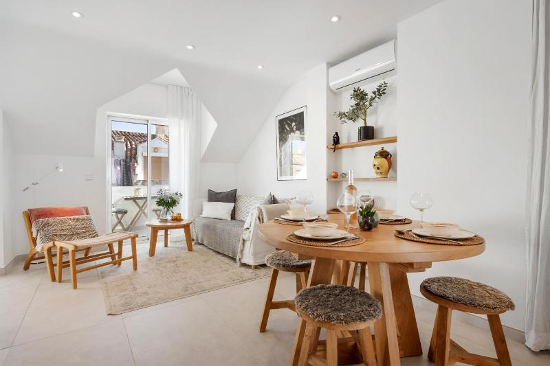 Romantic Getaway by Costarentals - Ref 55 - image 12