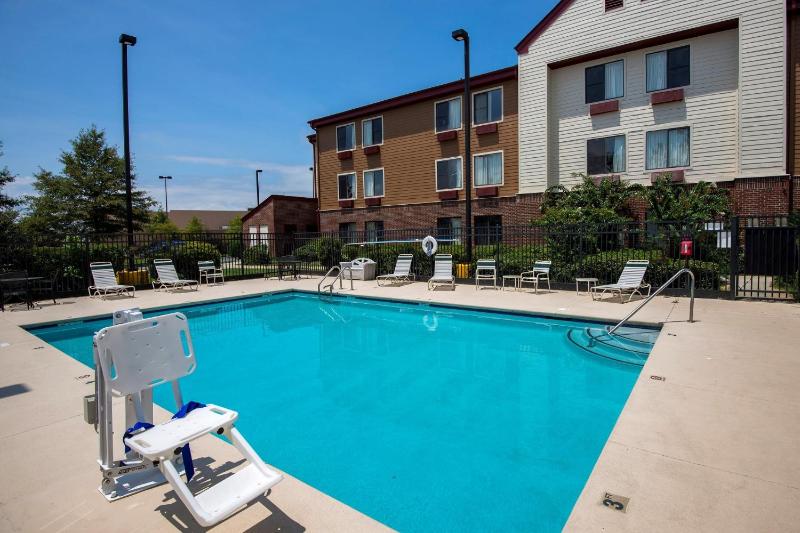 Red Roof Inn & Suites Savannah Airport - image 17