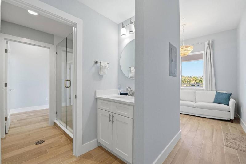 Hotel Vecina - Suite 8 - Pacifica - image 13