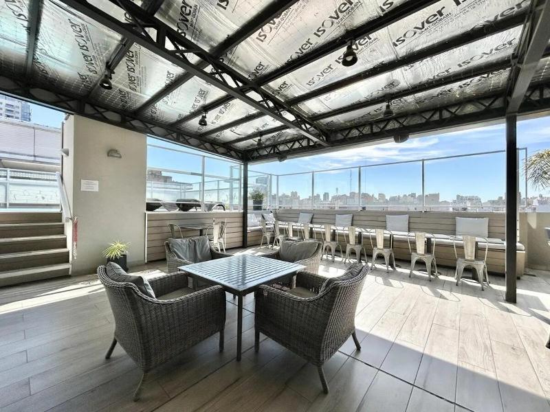 Modern and Warm Apartment - image 10