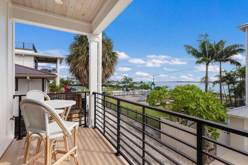 Aqua - Brand New Luxury Beach House on AMI - image 22