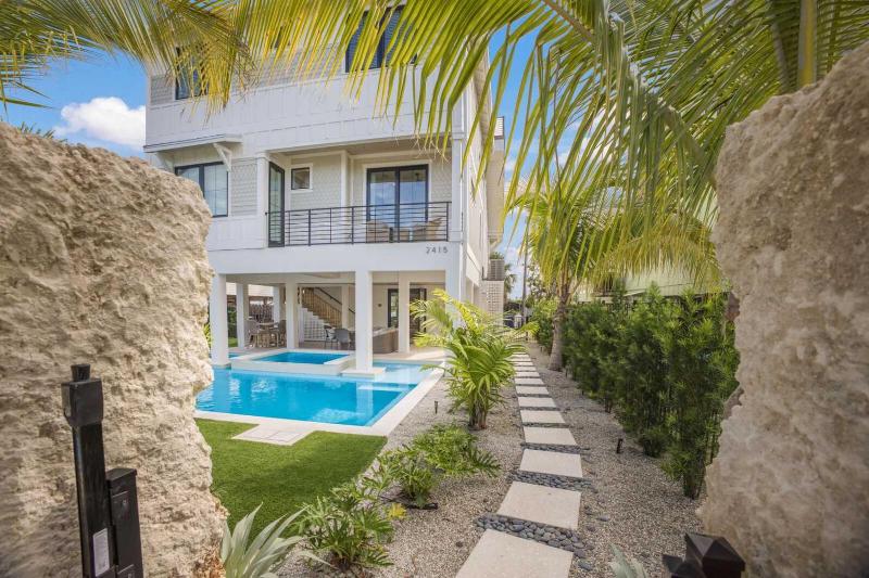 Aqua - Brand New Luxury Beach House on AMI - image 11
