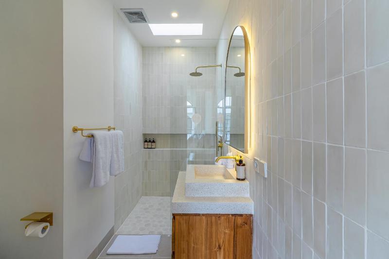 Tropical Mediterranean Villas in Canggu - image 19