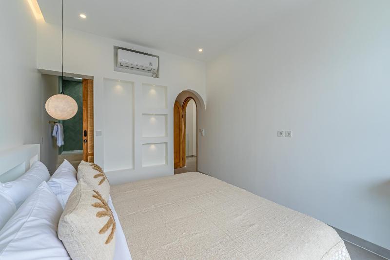 Tropical Mediterranean Villas in Canggu - image 36