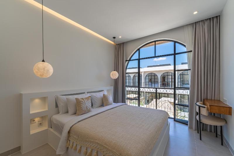 Tropical Mediterranean Villas in Canggu - image 35