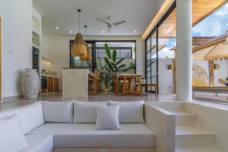 Tropical Mediterranean Villas in Canggu - image 49