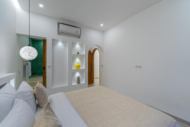 Tropical Mediterranean Villas in Canggu - image 40