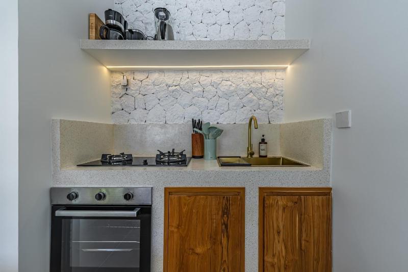 Tropical Mediterranean Villas in Canggu - image 43