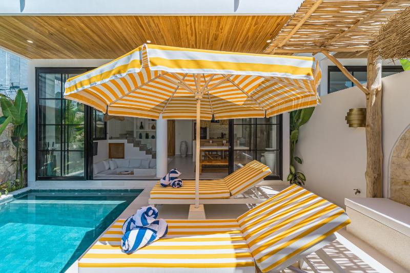 Tropical Mediterranean Villas in Canggu - image 32